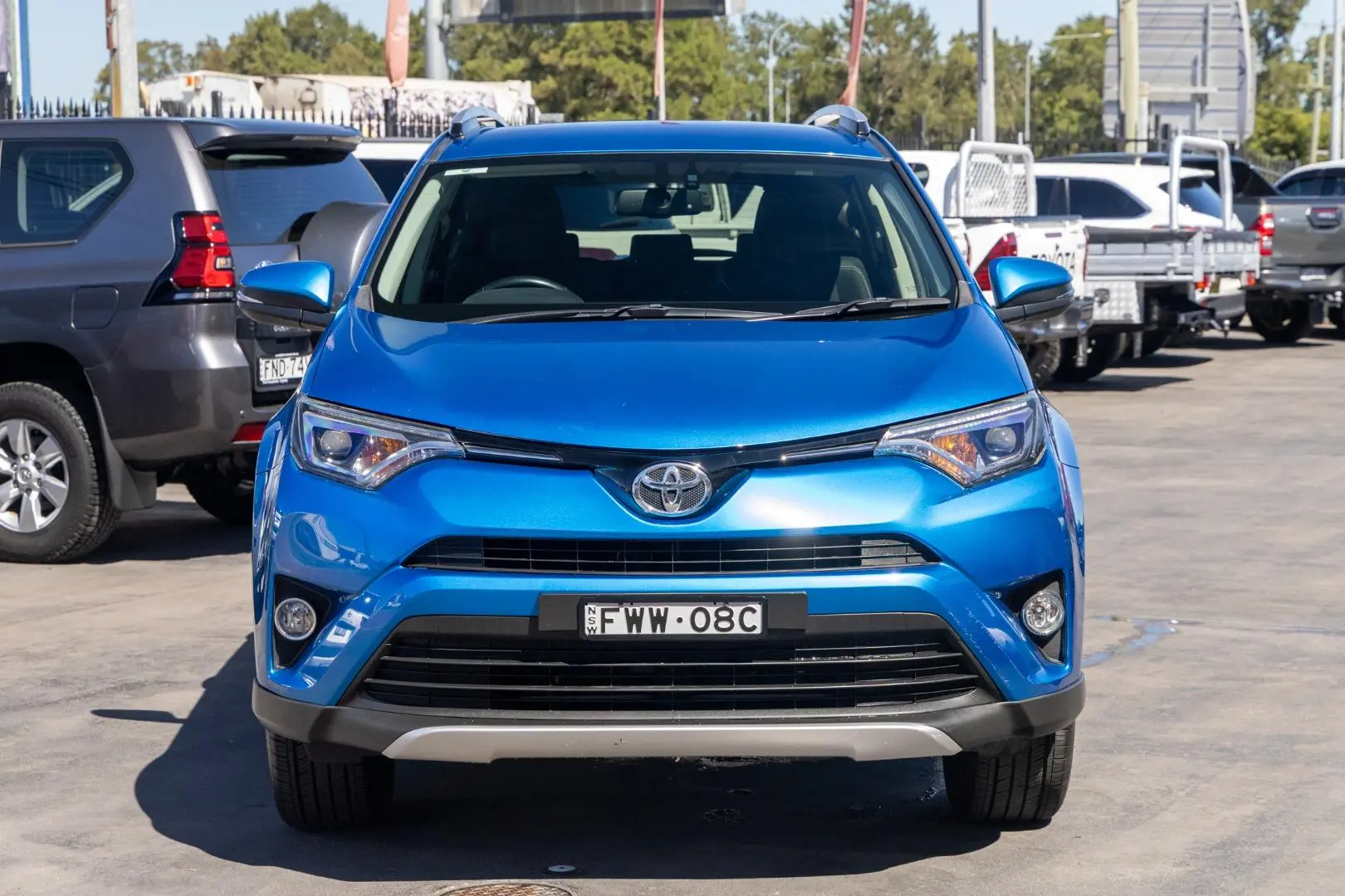 2016 Toyota RAV4 Gallery Image 4