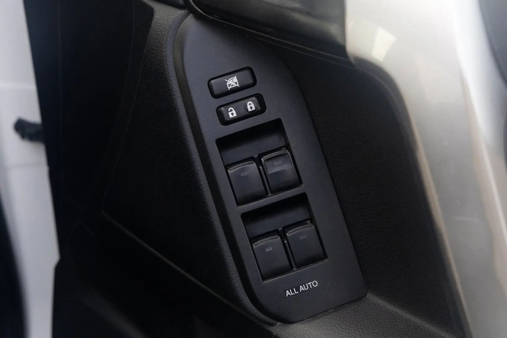2019 Toyota Landcruiser Prado Gallery Image 17