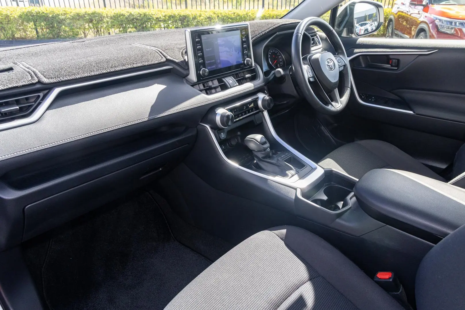 2021 Toyota RAV4 Gallery Image 8