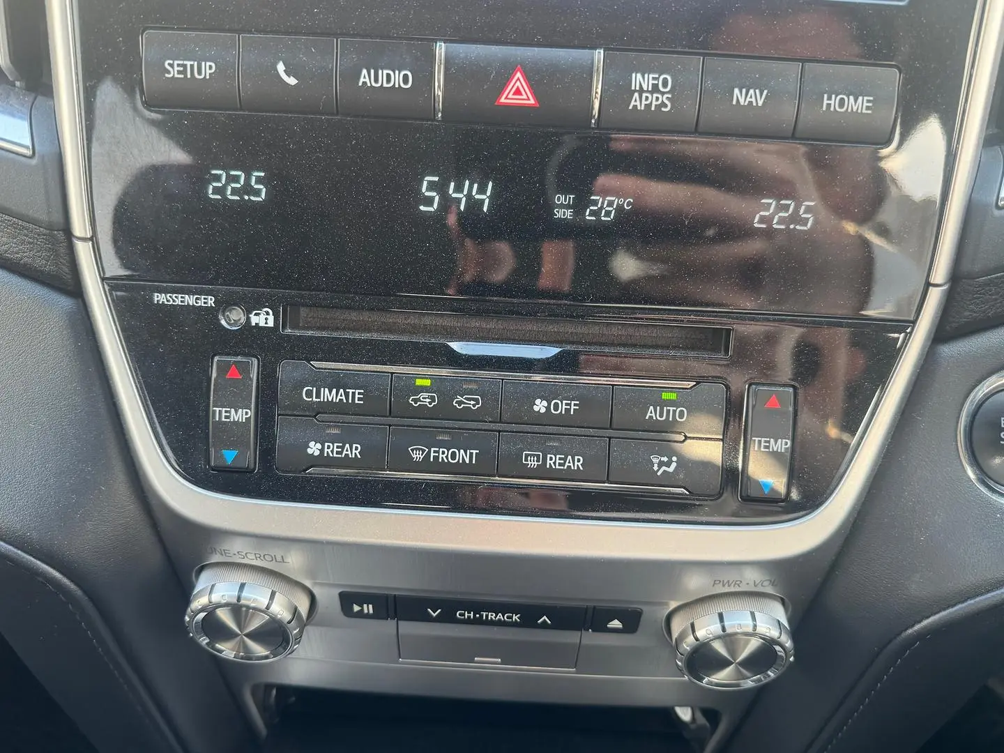 2018 Toyota Landcruiser Gallery Image 14