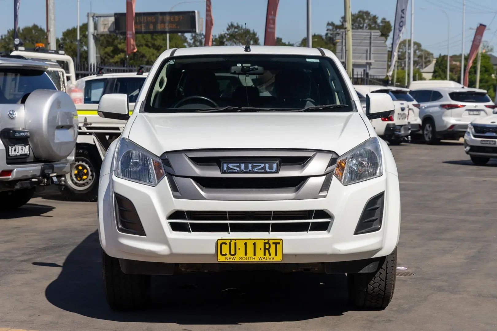 2019 Isuzu D-MAX Gallery Image 4