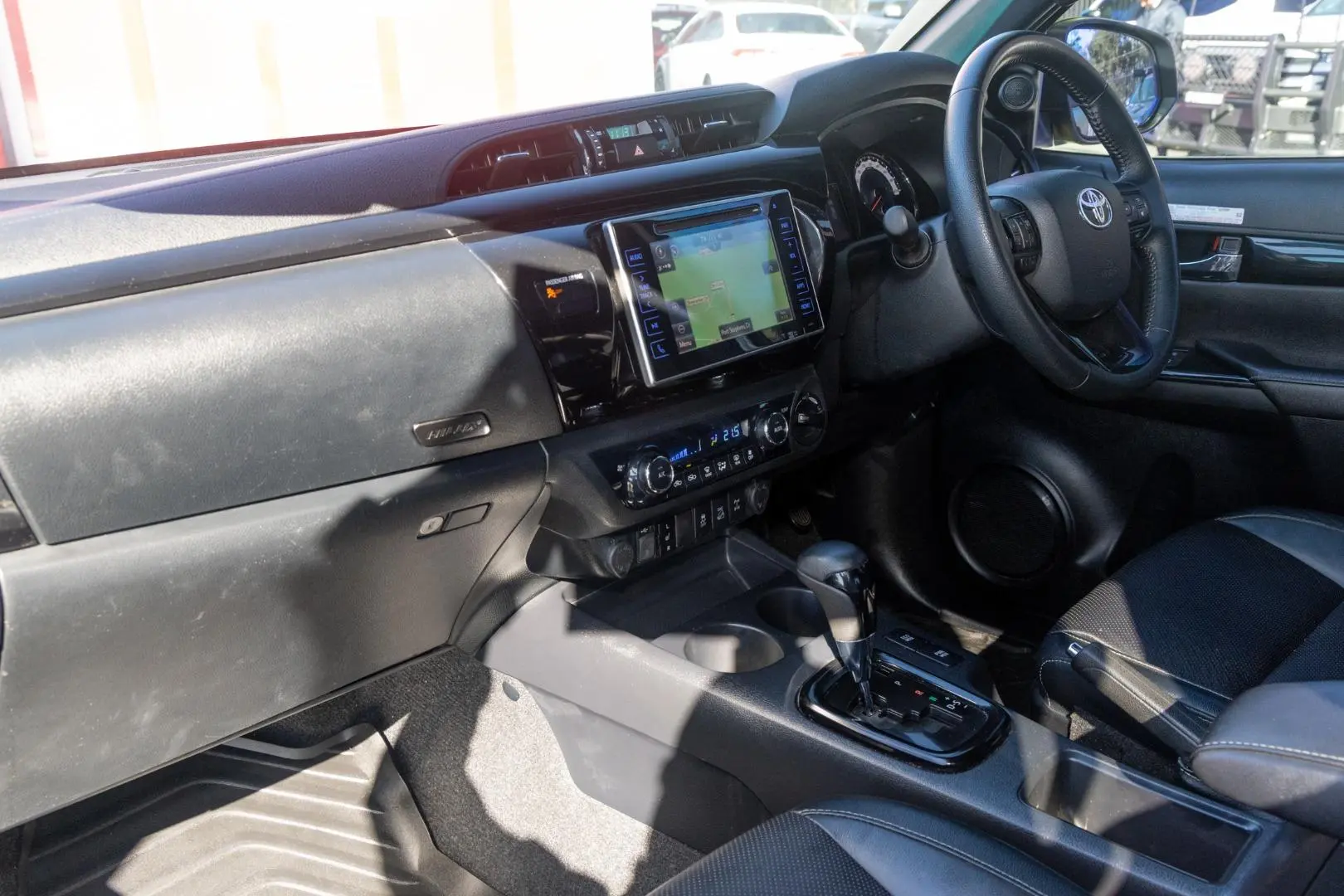 2019 Toyota Hilux Gallery Image 8