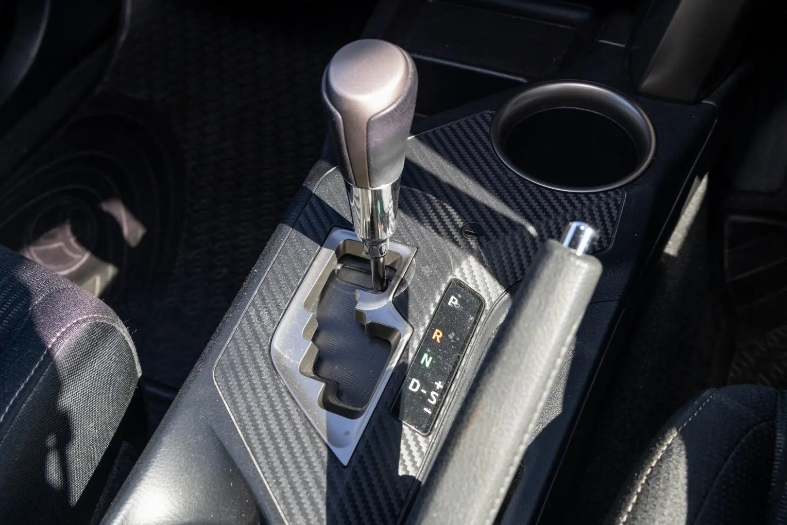 2015 Toyota RAV4 Gallery Image 17