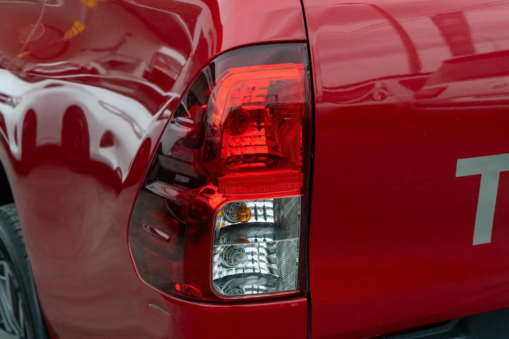 2018 Toyota Hilux Gallery Image 19