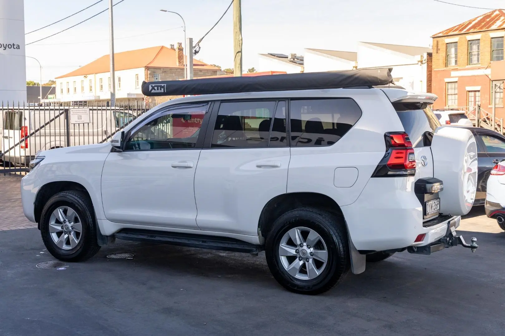 2018 Toyota Landcruiser Prado Gallery Image 2