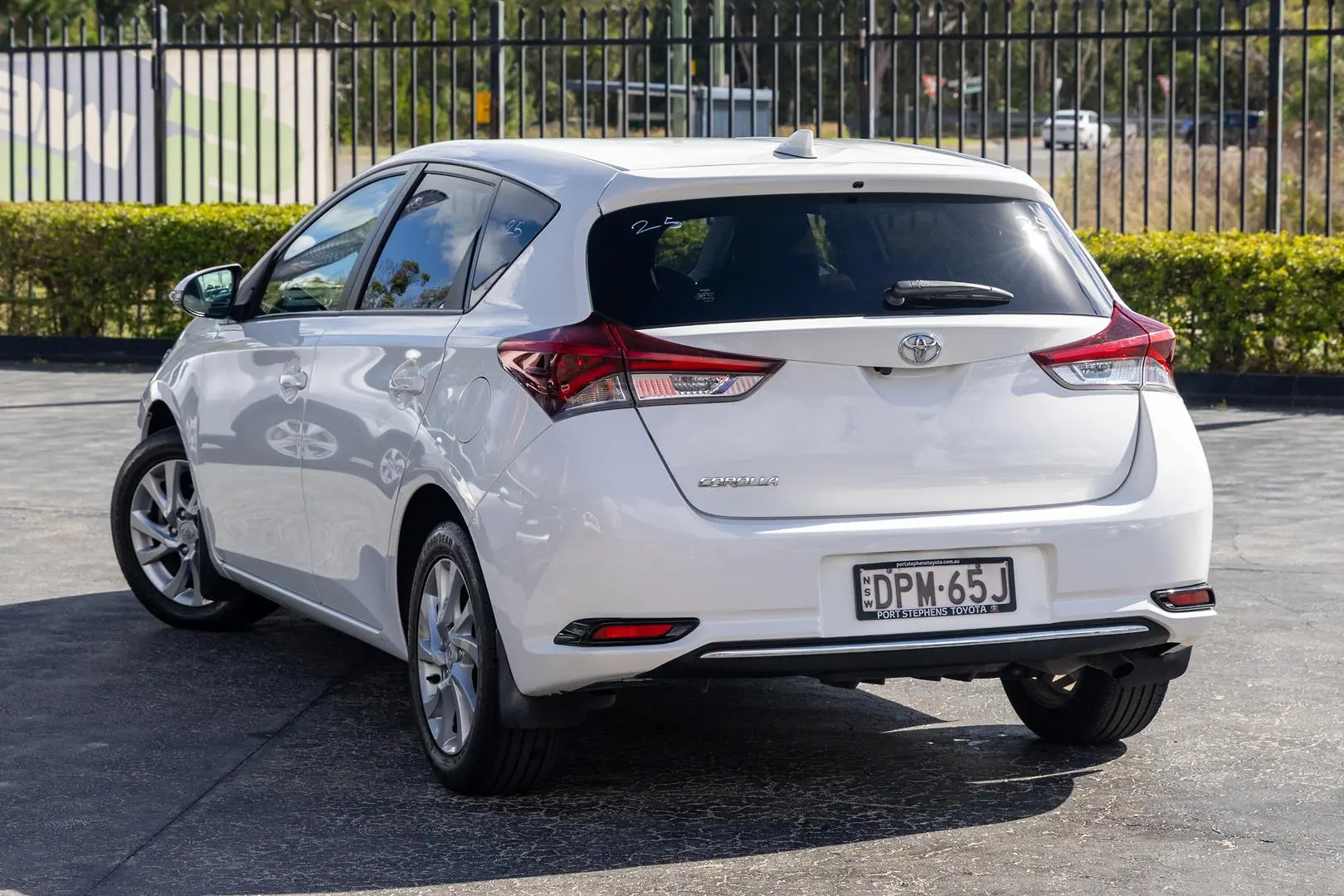 2017 Toyota Corolla Gallery Image 2