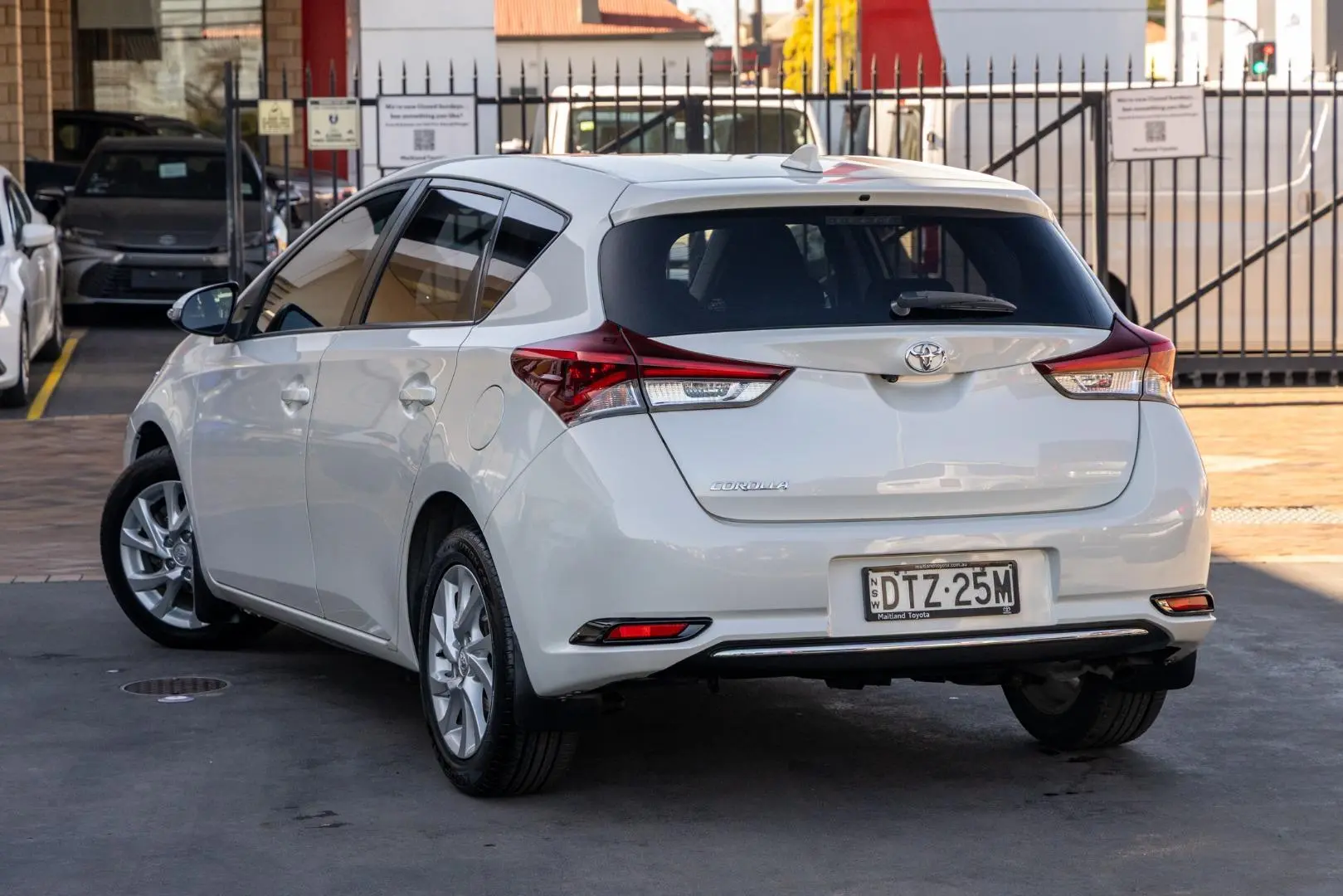 2017 Toyota Corolla Gallery Image 2