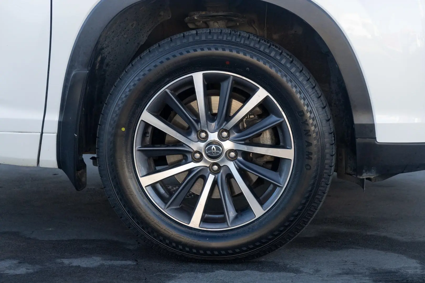2017 Toyota Kluger Gallery Image 22
