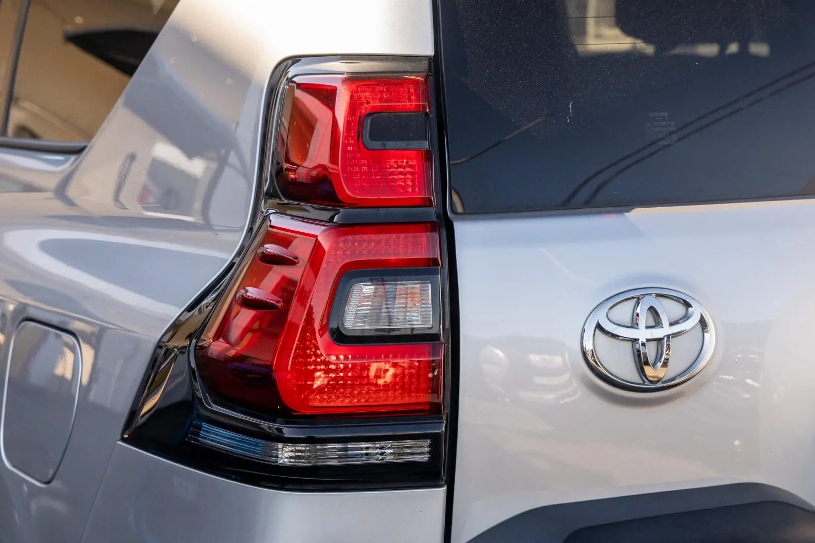 2022 Toyota Landcruiser Prado Gallery Image 20