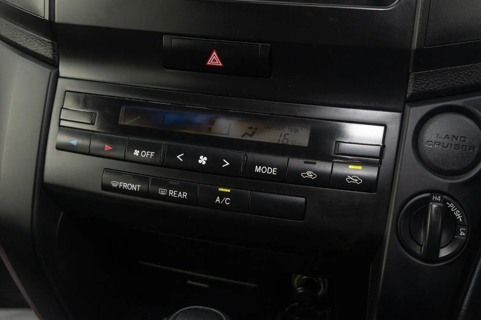 2017 Toyota Landcruiser Gallery Image 13