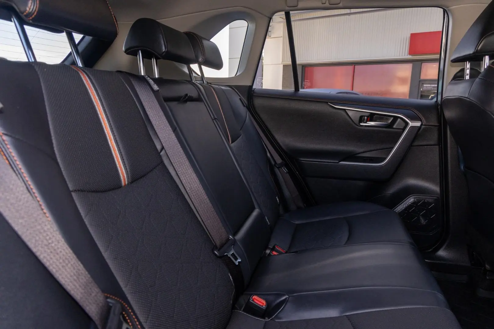 2022 Toyota RAV4 Gallery Image 9