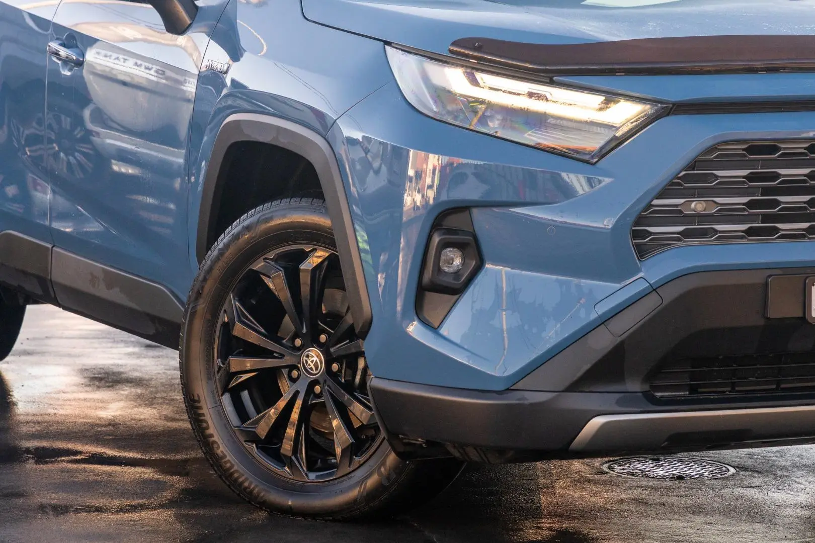 2023 Toyota RAV4 Gallery Image 6