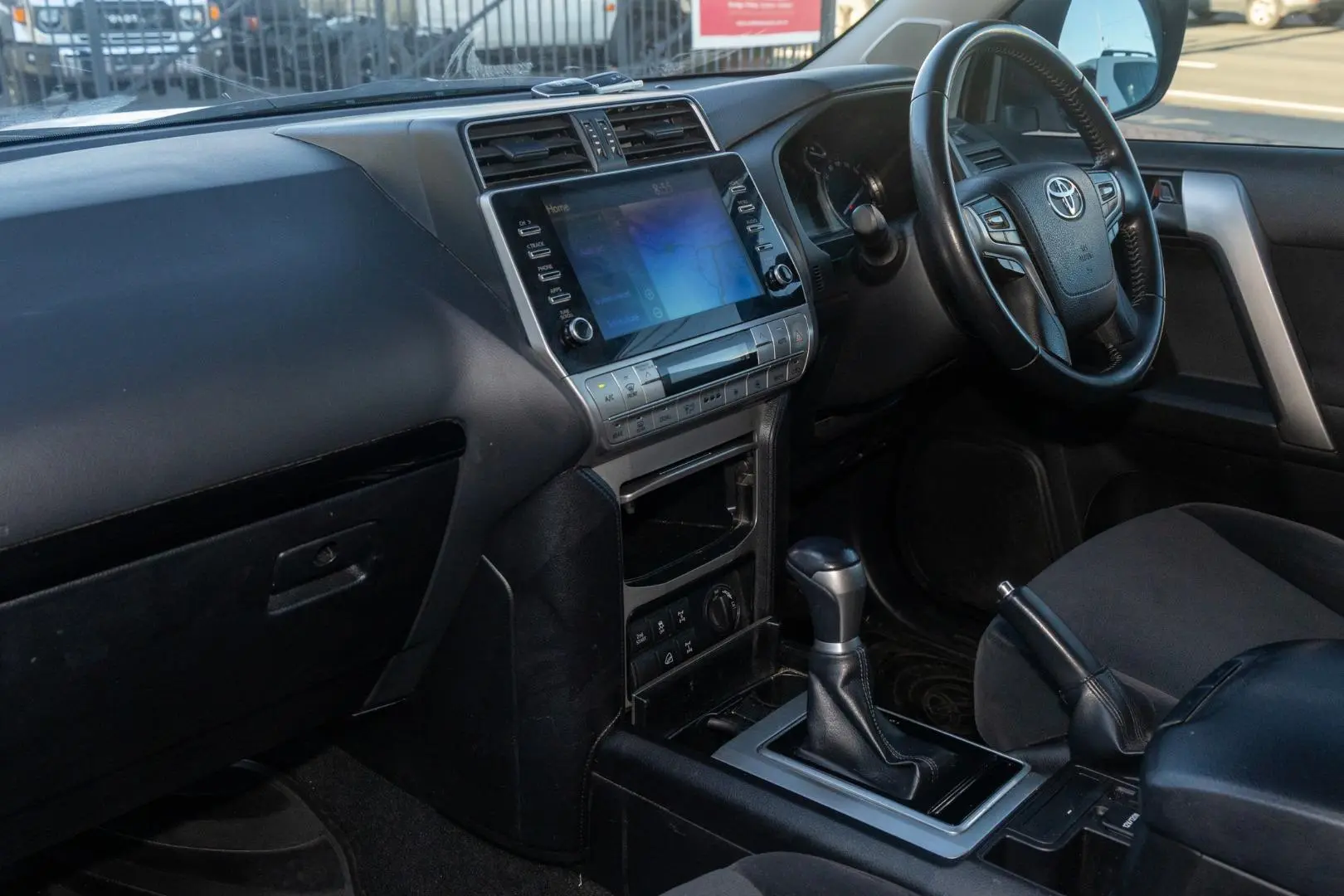 2022 Toyota Landcruiser Prado Gallery Image 8