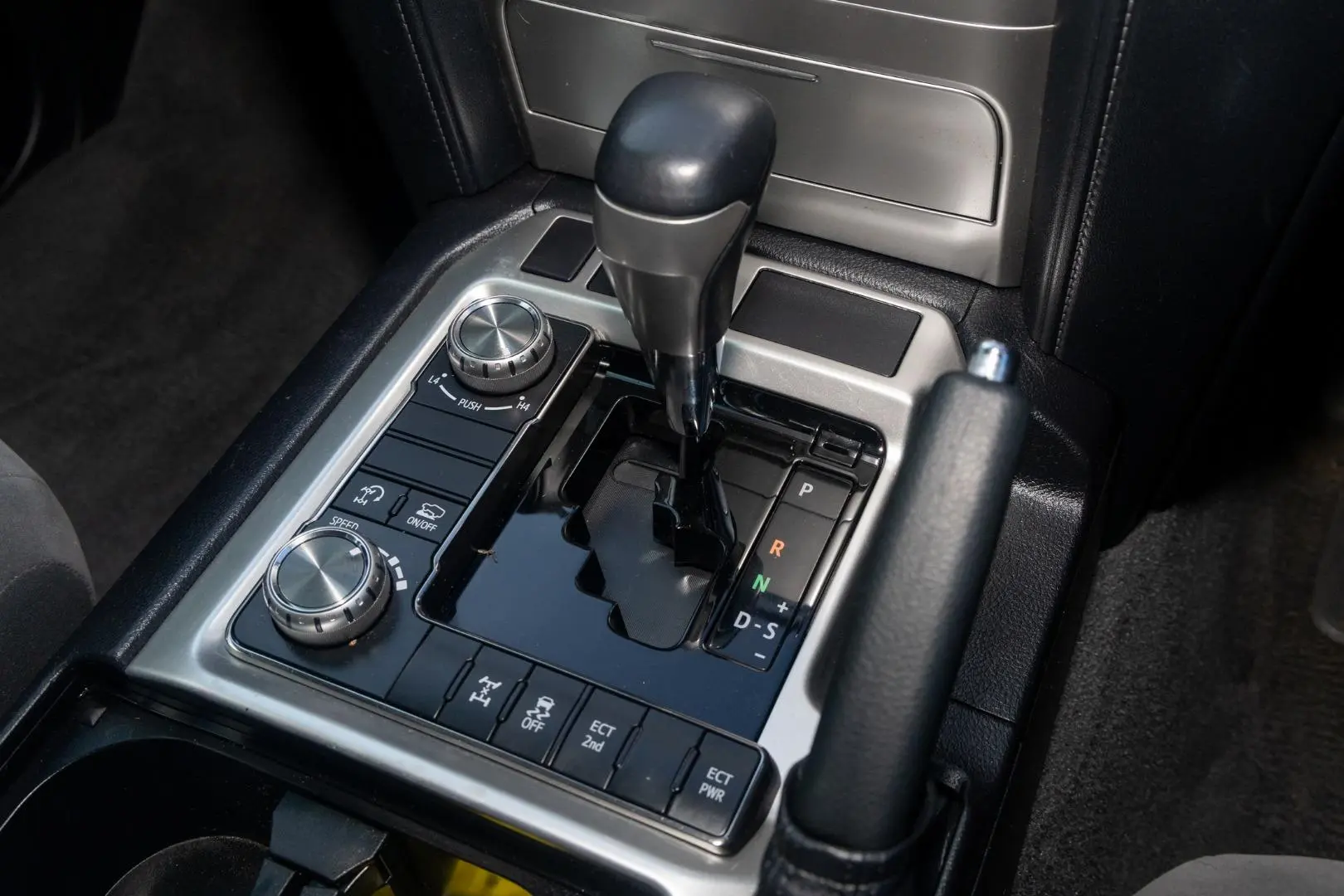 2019 Toyota Landcruiser Gallery Image 17