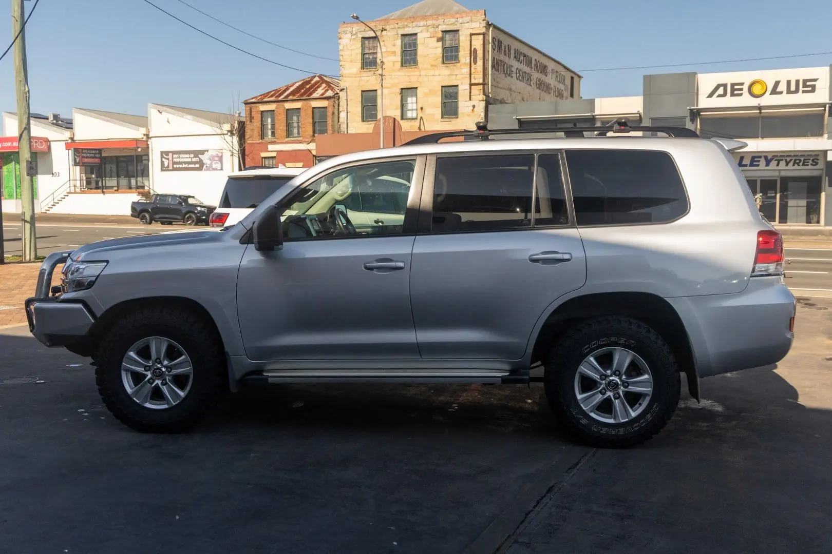2017 Toyota Landcruiser Gallery Image 3
