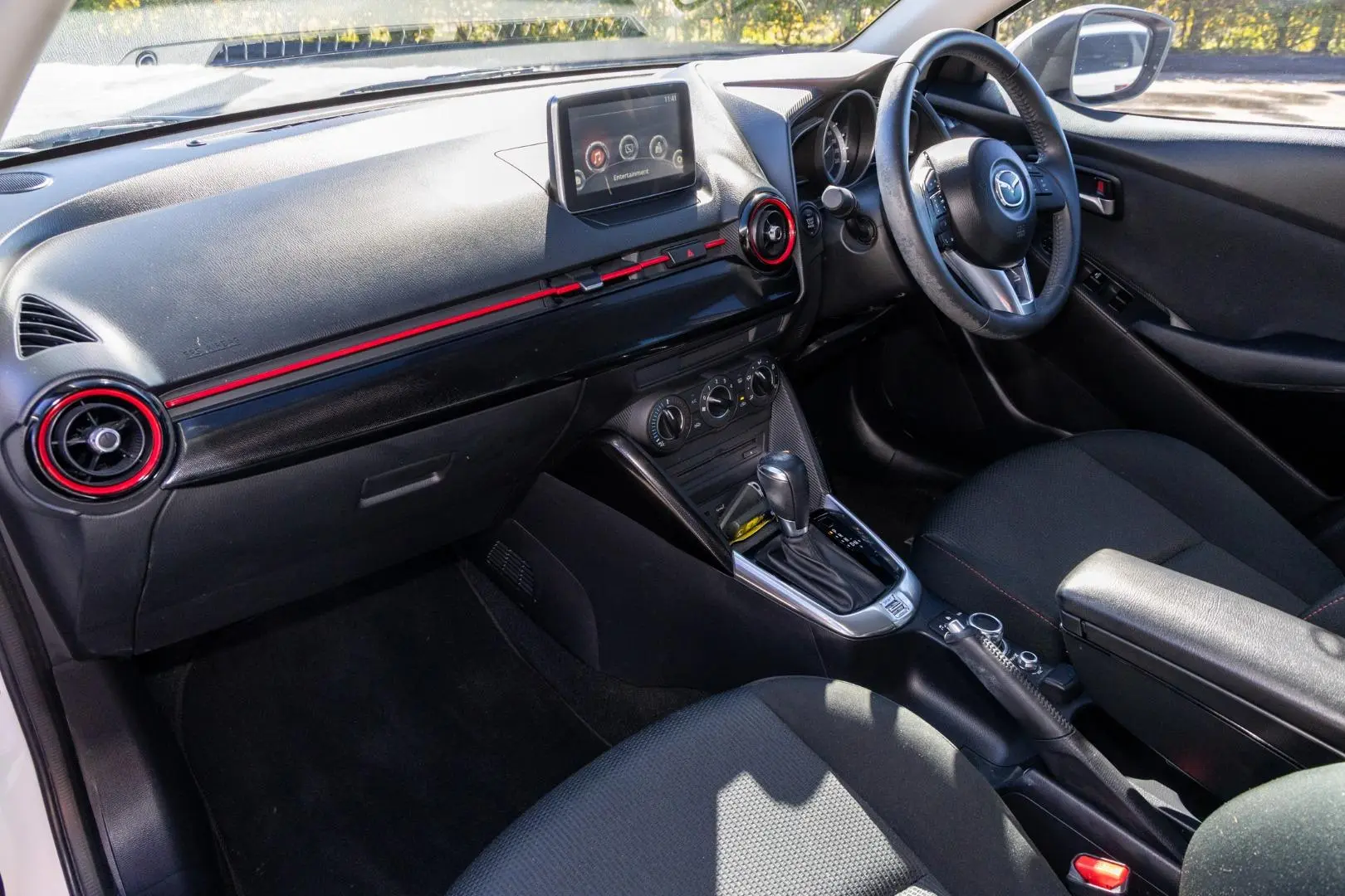 2016 Mazda 2 Gallery Image 8