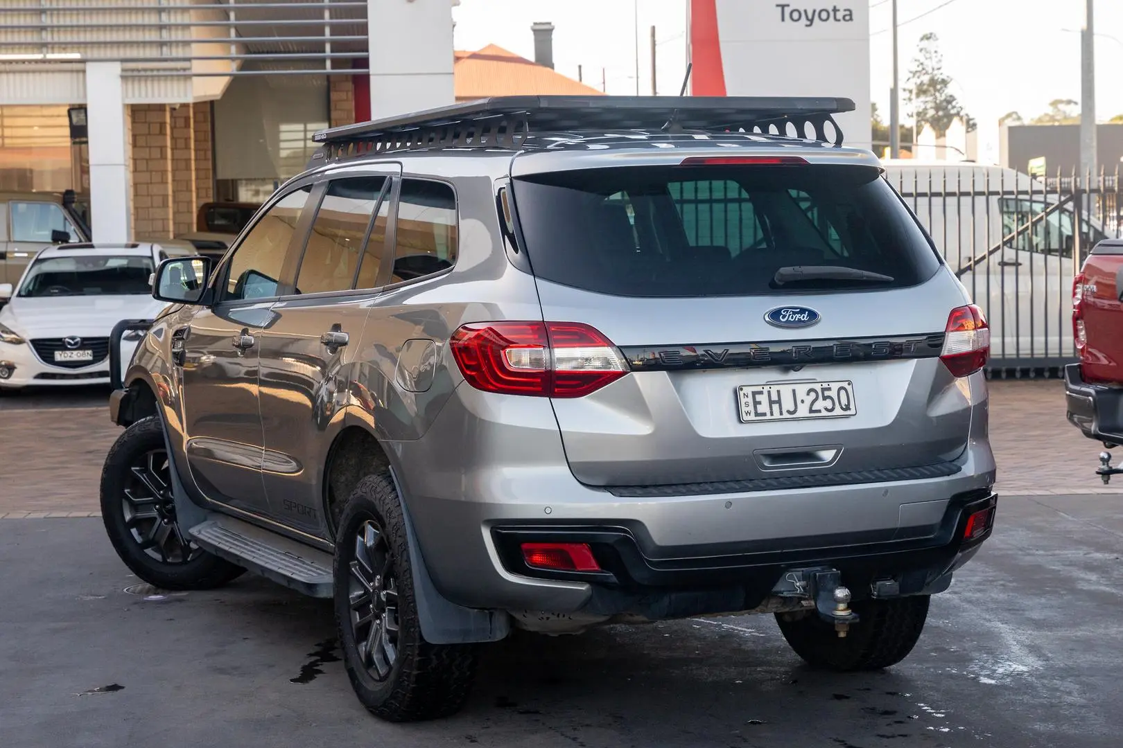 2020 Ford Everest Gallery Image 2
