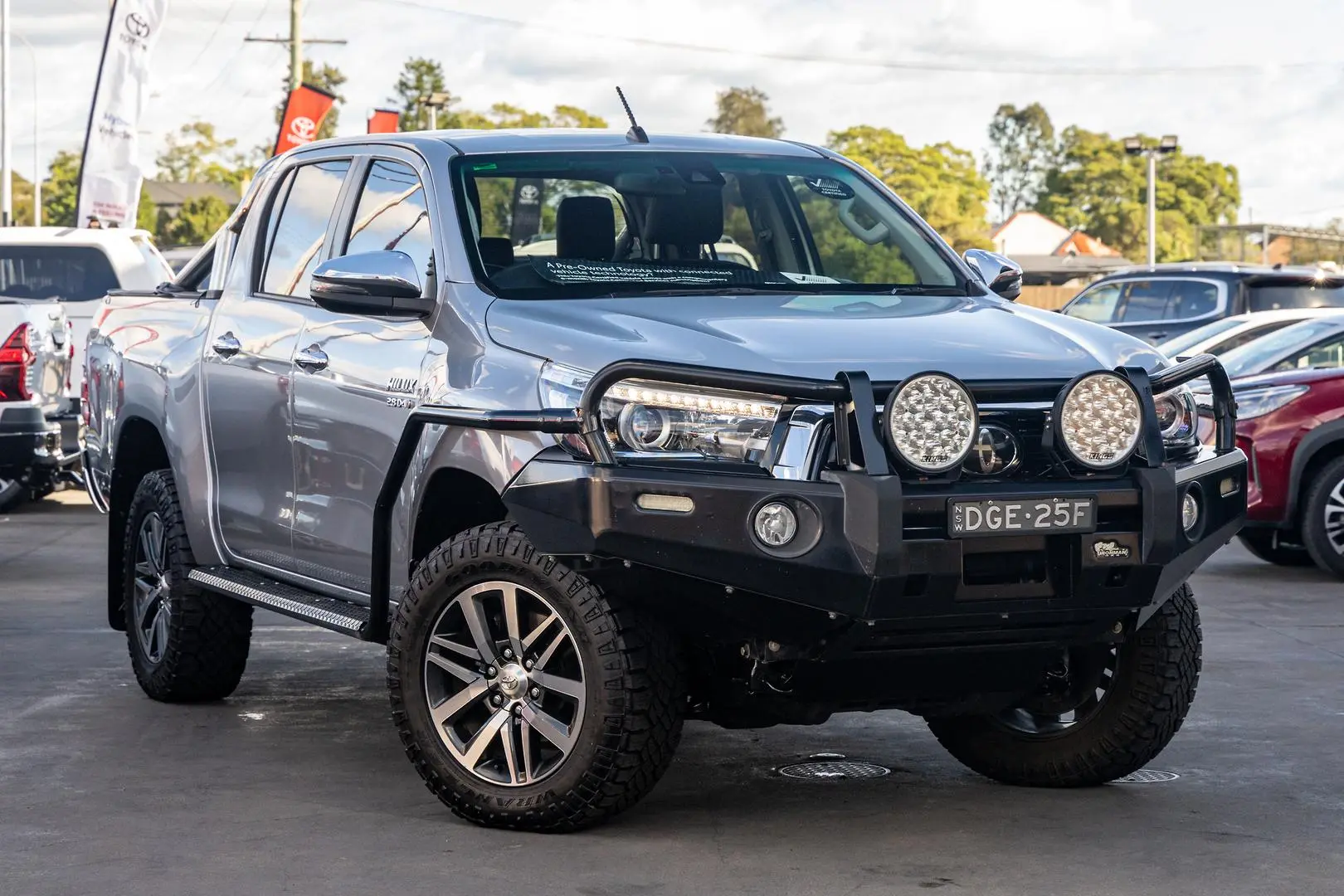 2019 Toyota Hilux Gallery Image 1