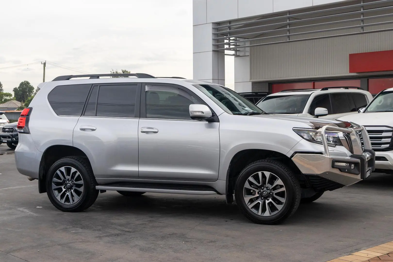 2023 Toyota Landcruiser Prado Gallery Image 3