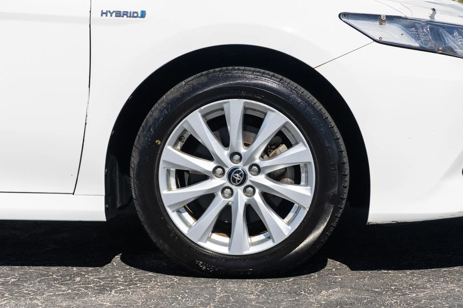 2020 Toyota Camry Gallery Image 22