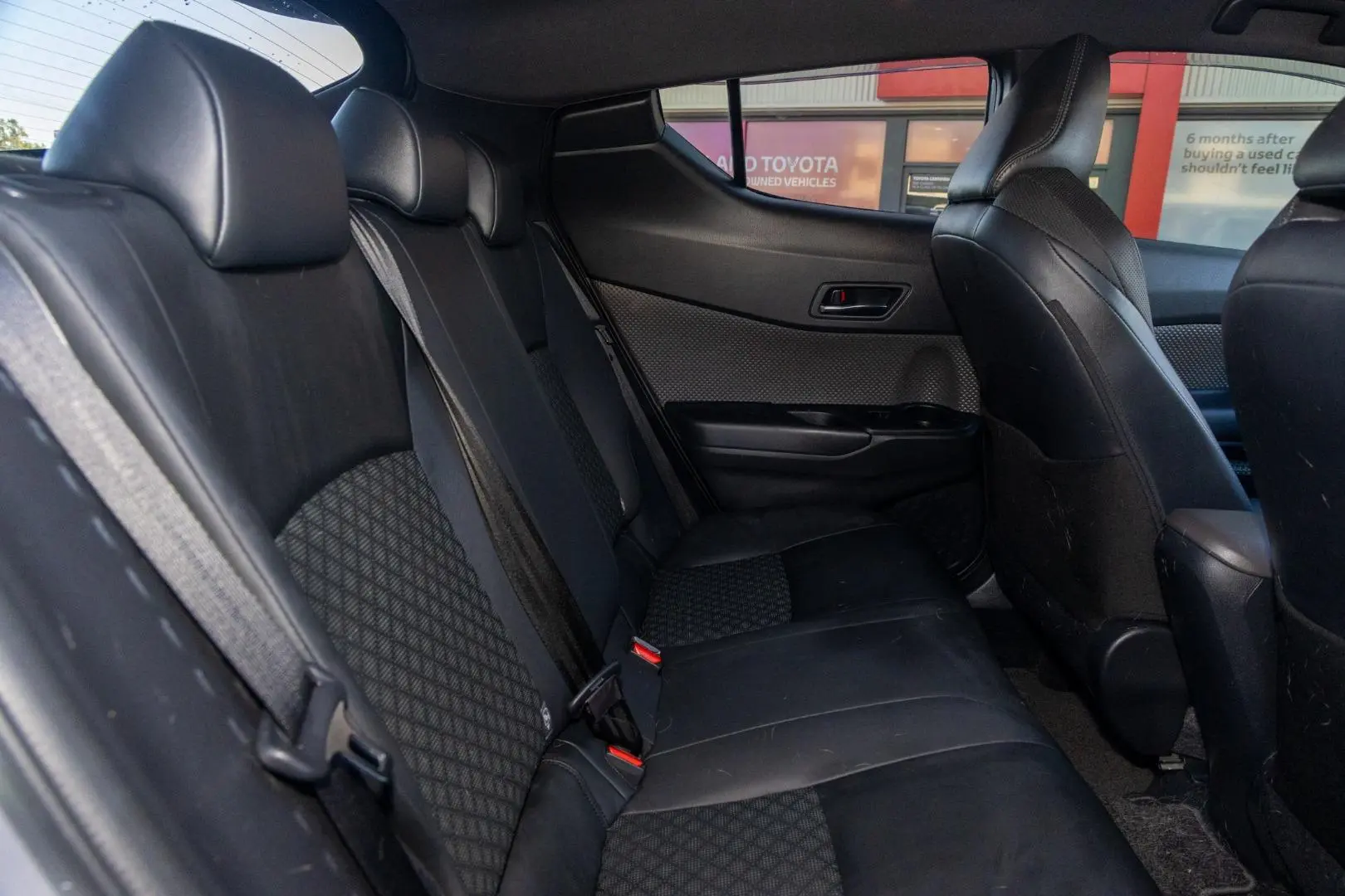 2020 Toyota C-HR Gallery Image 9