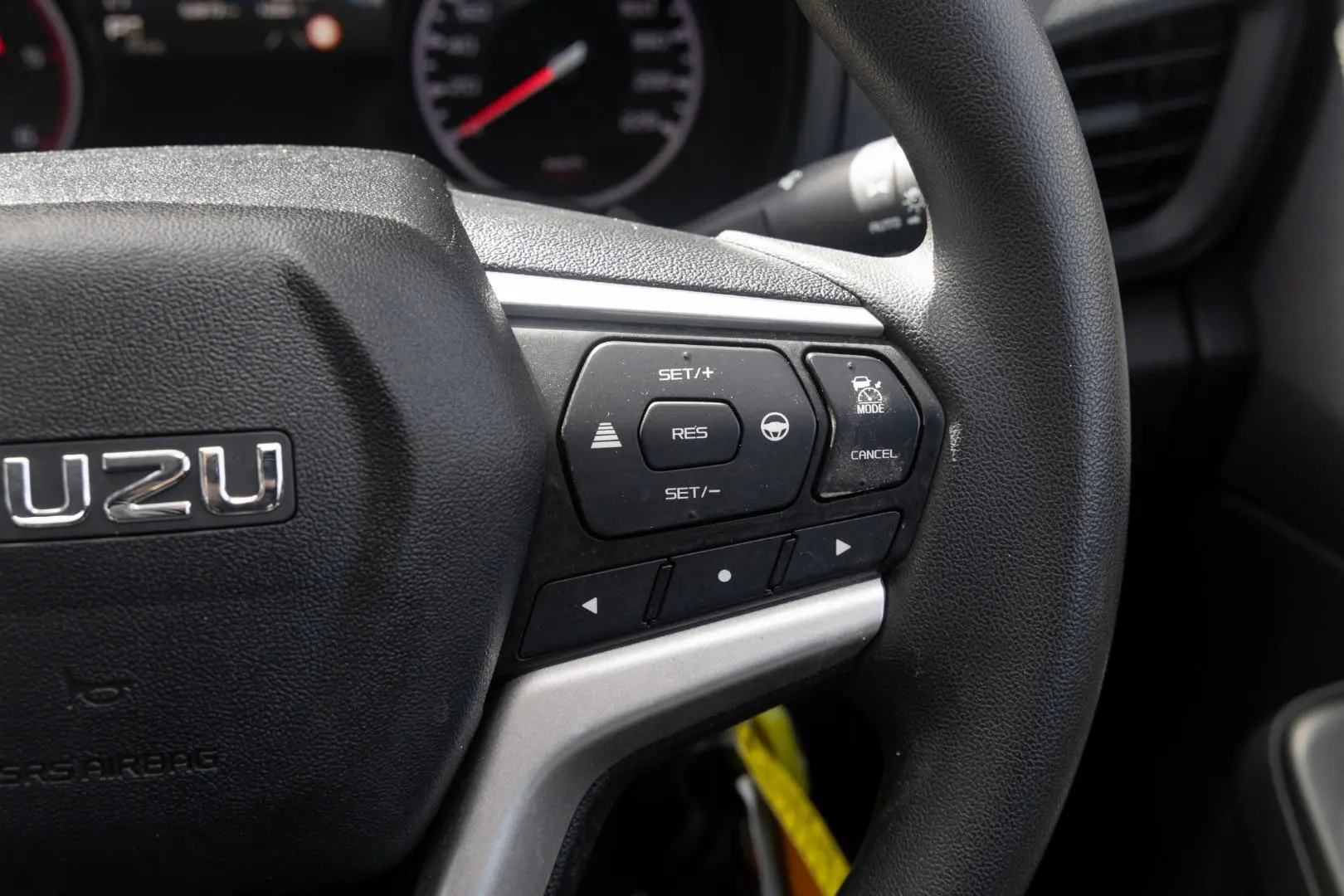 2023 Isuzu D-MAX Gallery Image 12