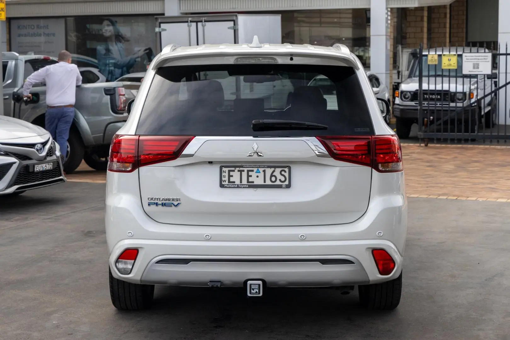 2020 Mitsubishi Outlander Gallery Image 5