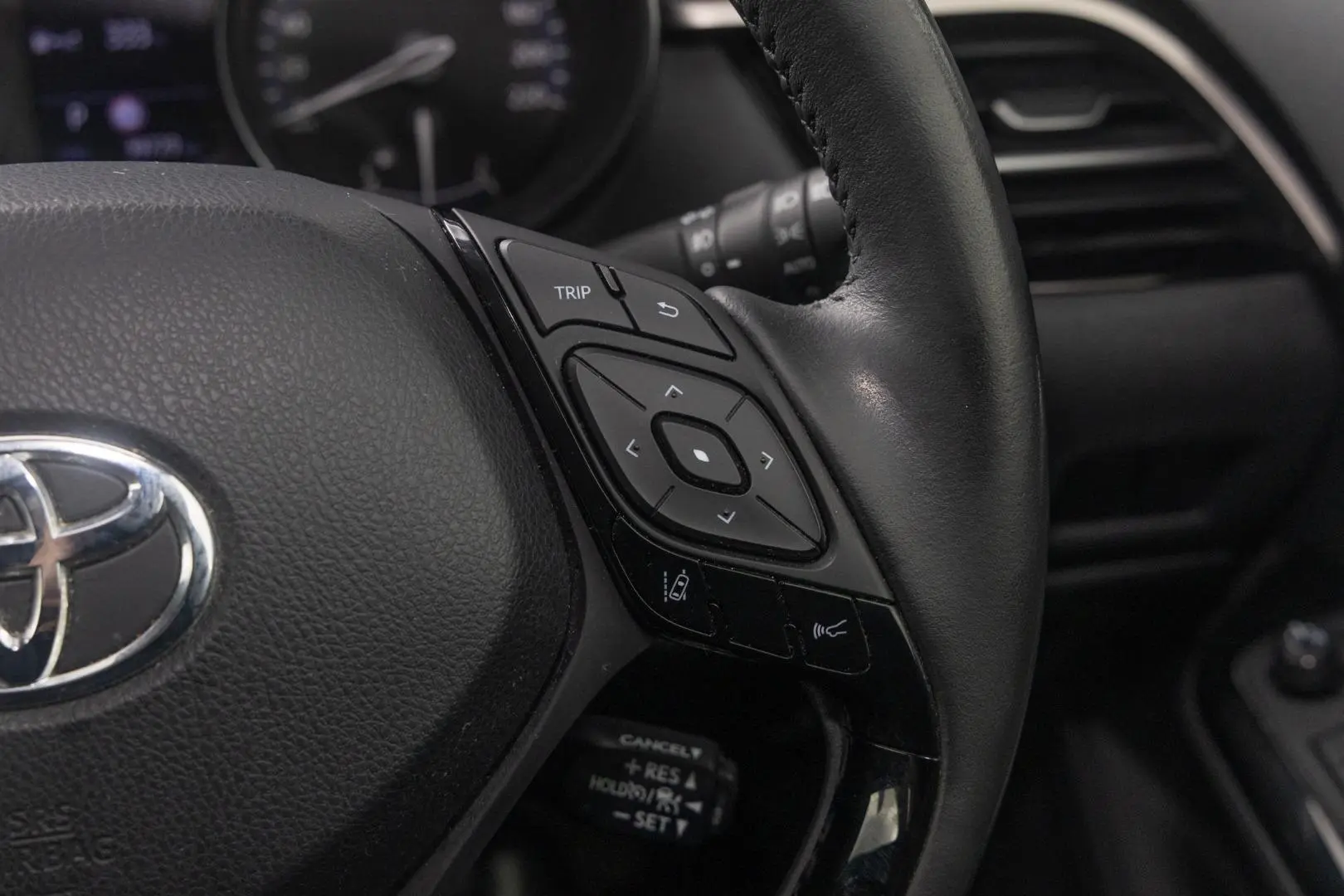 2021 Toyota C-HR Gallery Image 12