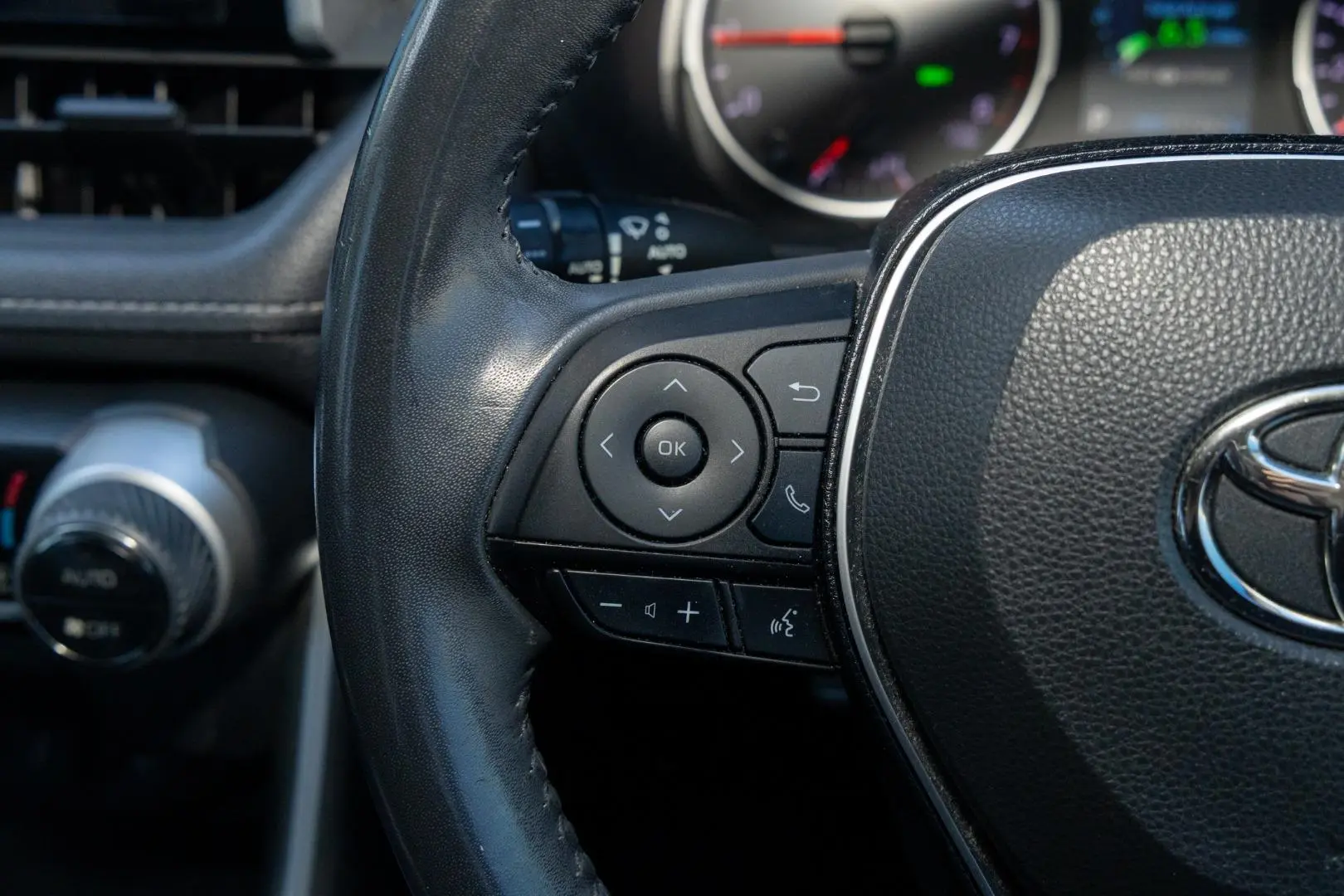 2020 Toyota RAV4 Gallery Image 10