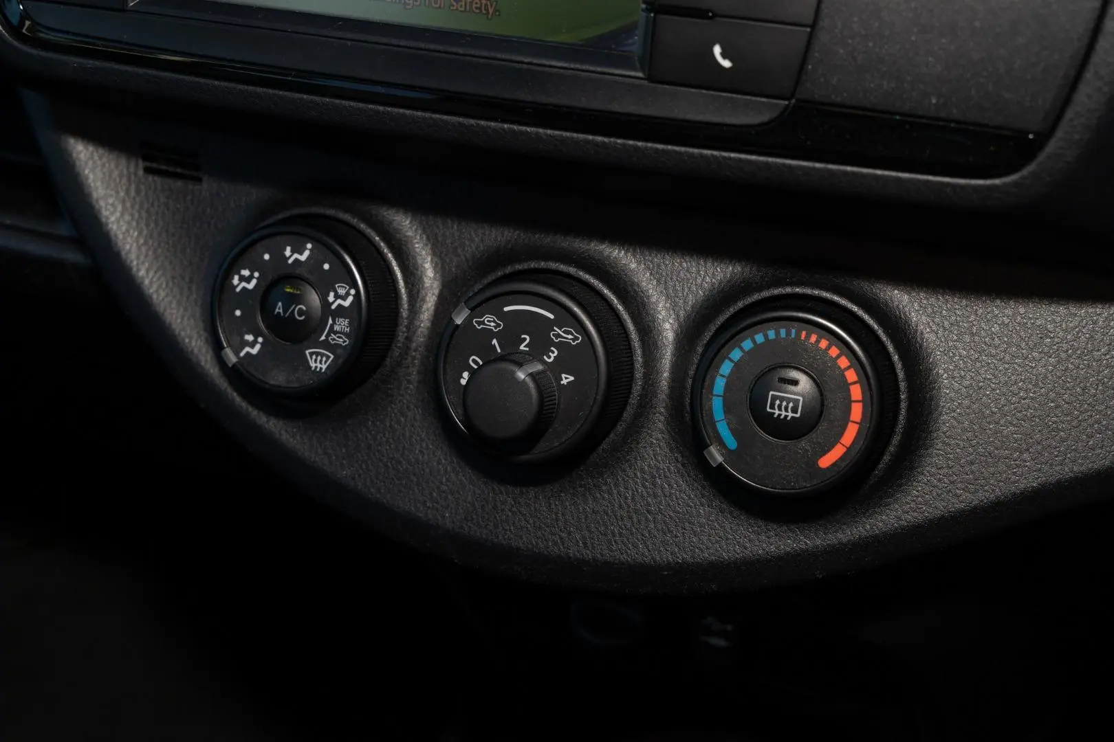 2017 Toyota Yaris Gallery Image 16