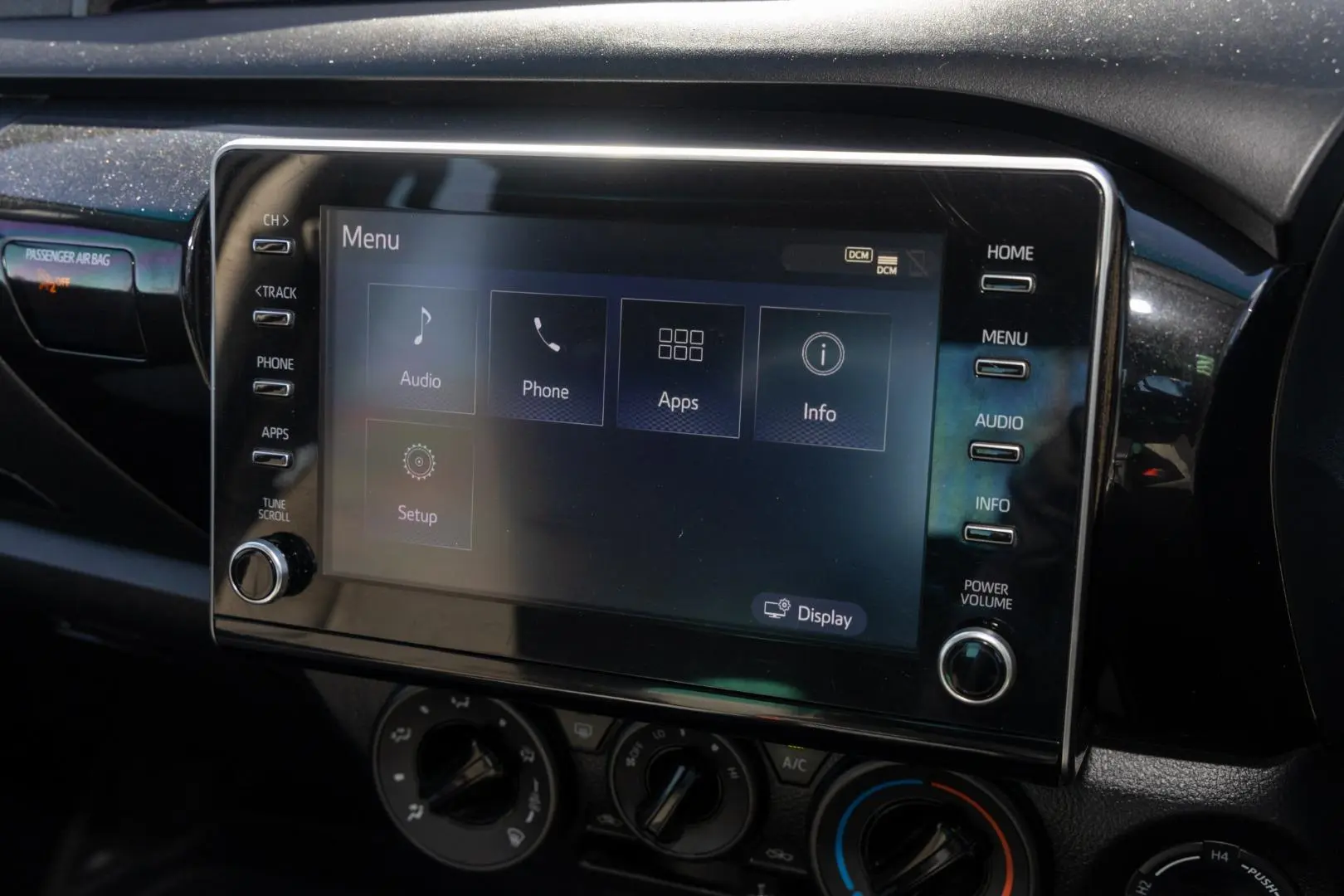 2022 Toyota Hilux Gallery Image 14