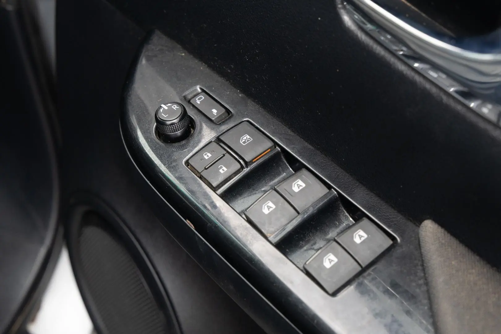 2023 Toyota Hilux Gallery Image 18