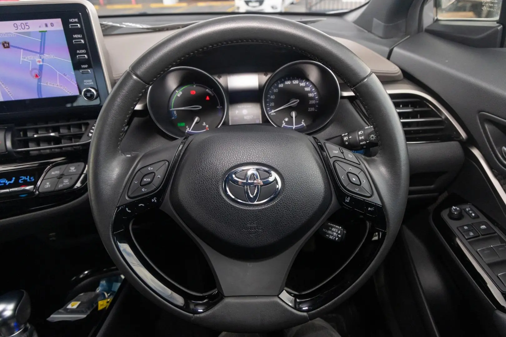 2022 Toyota C-HR Gallery Image 10