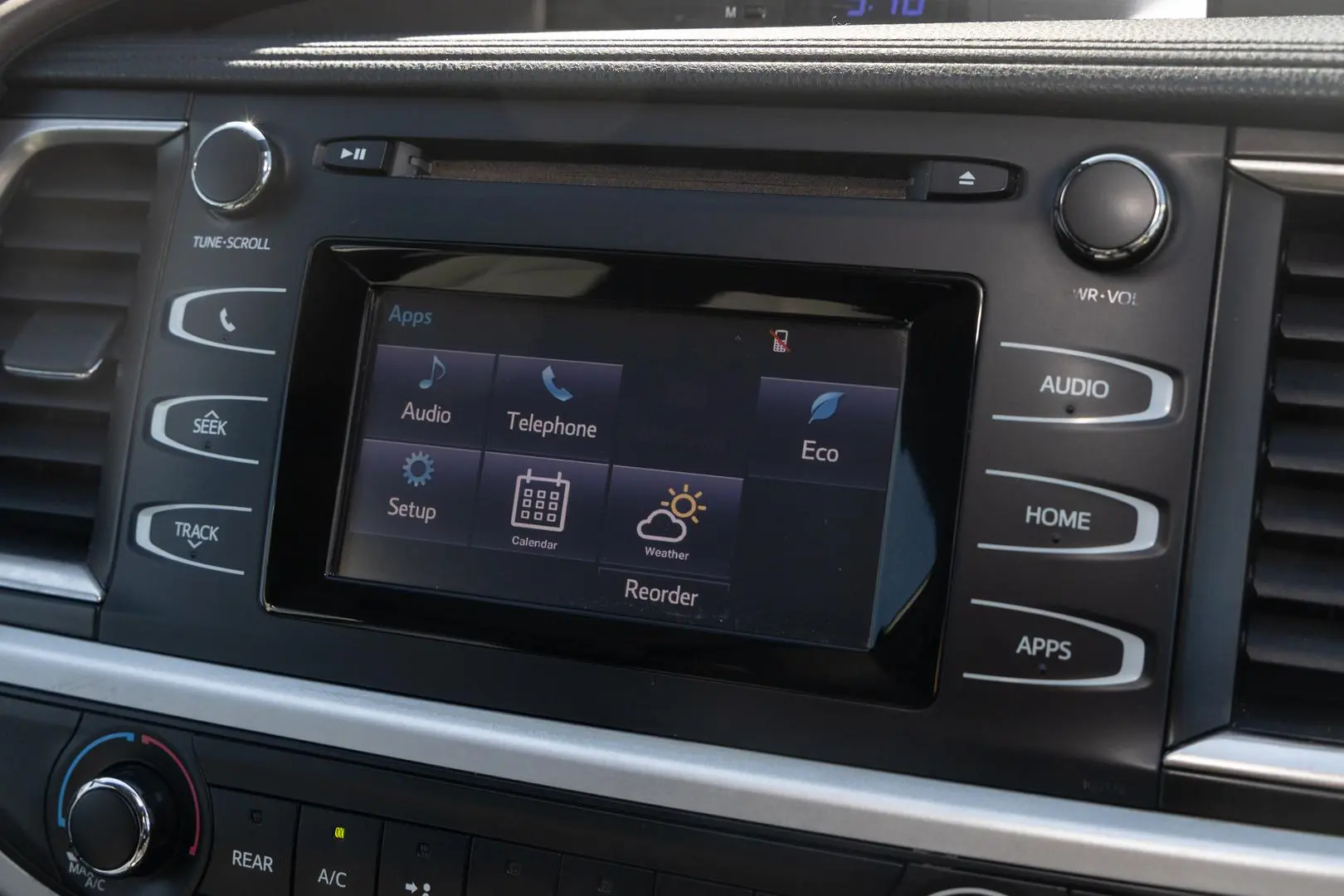 2015 Toyota Kluger Gallery Image 14