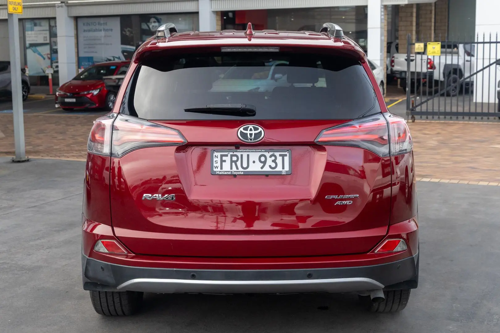 2018 Toyota RAV4 Gallery Image 5