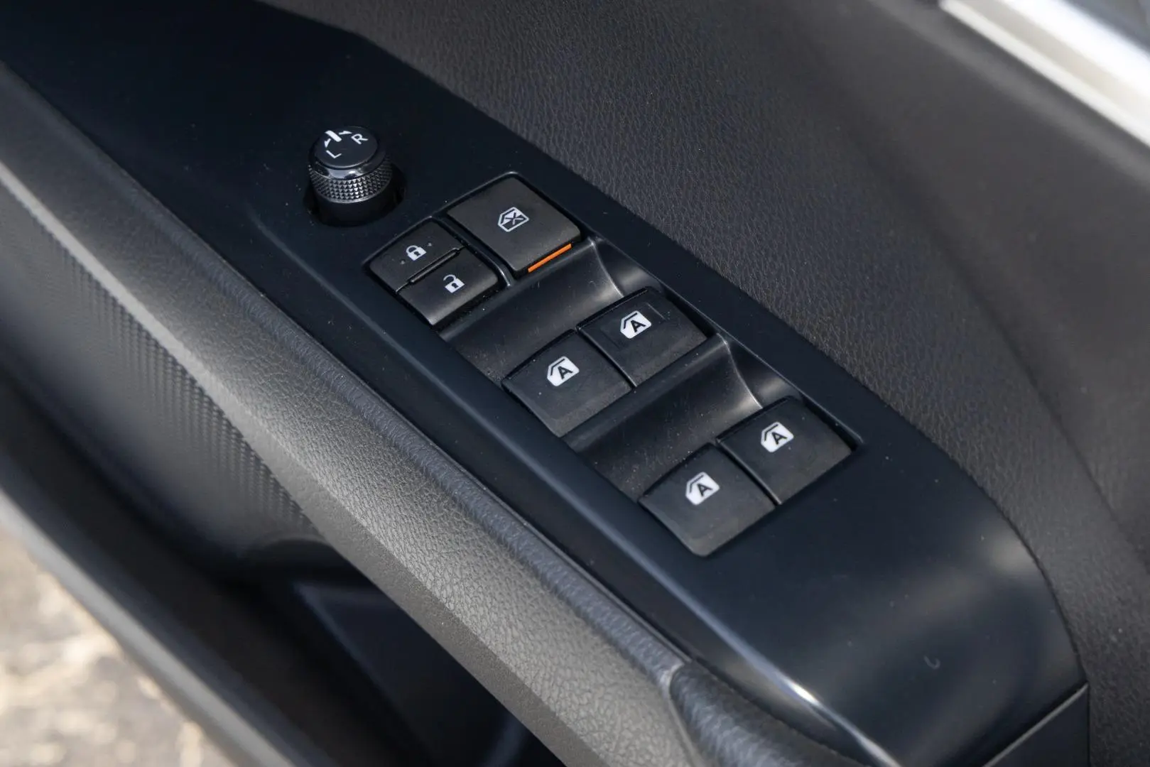 2019 Toyota Camry Gallery Image 18