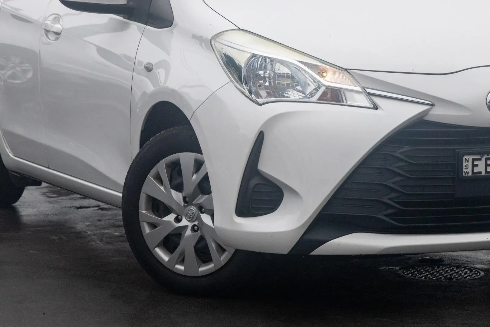 2019 Toyota Yaris Gallery Image 6