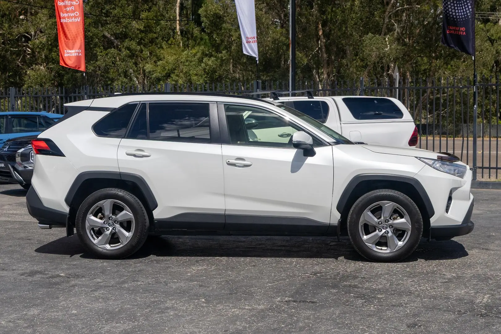 2019 Toyota RAV4 Gallery Image 3