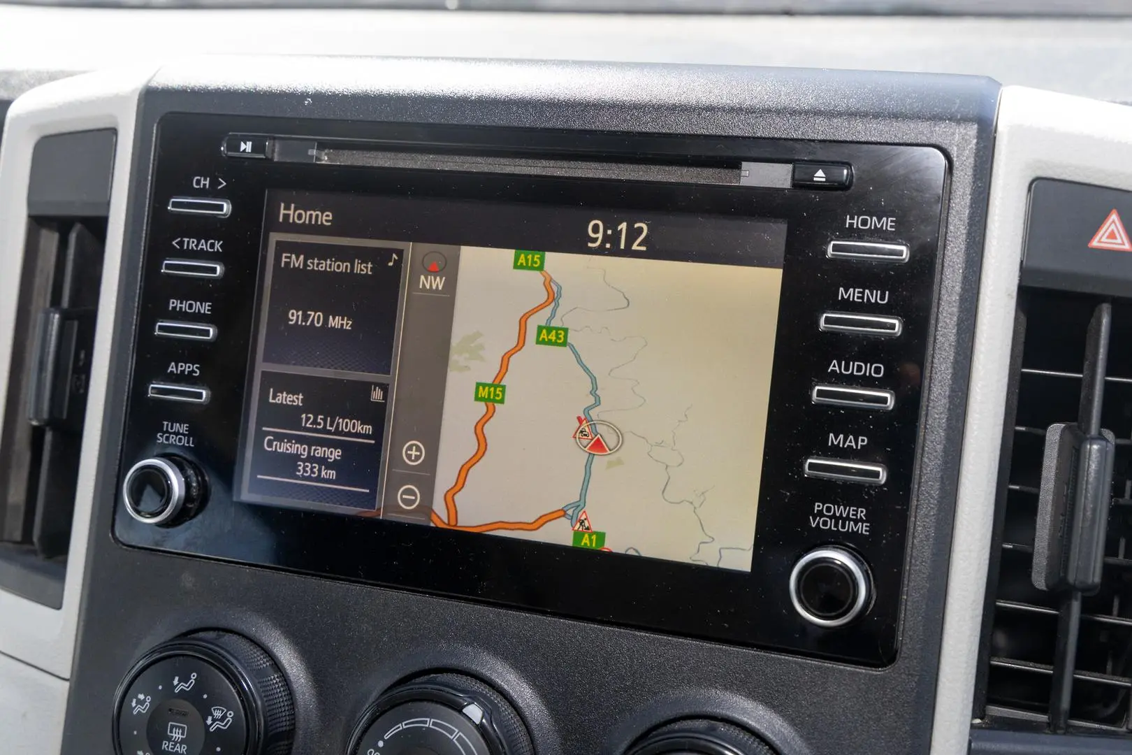 2019 Toyota Hiace Gallery Image 14