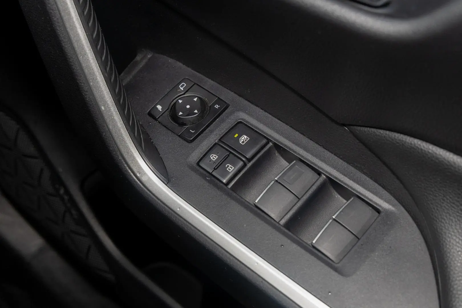 2022 Toyota RAV4 Gallery Image 18