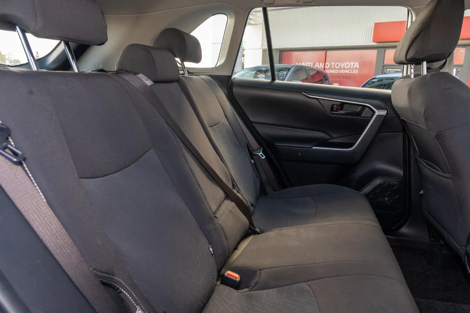 2020 Toyota RAV4 Gallery Image 9