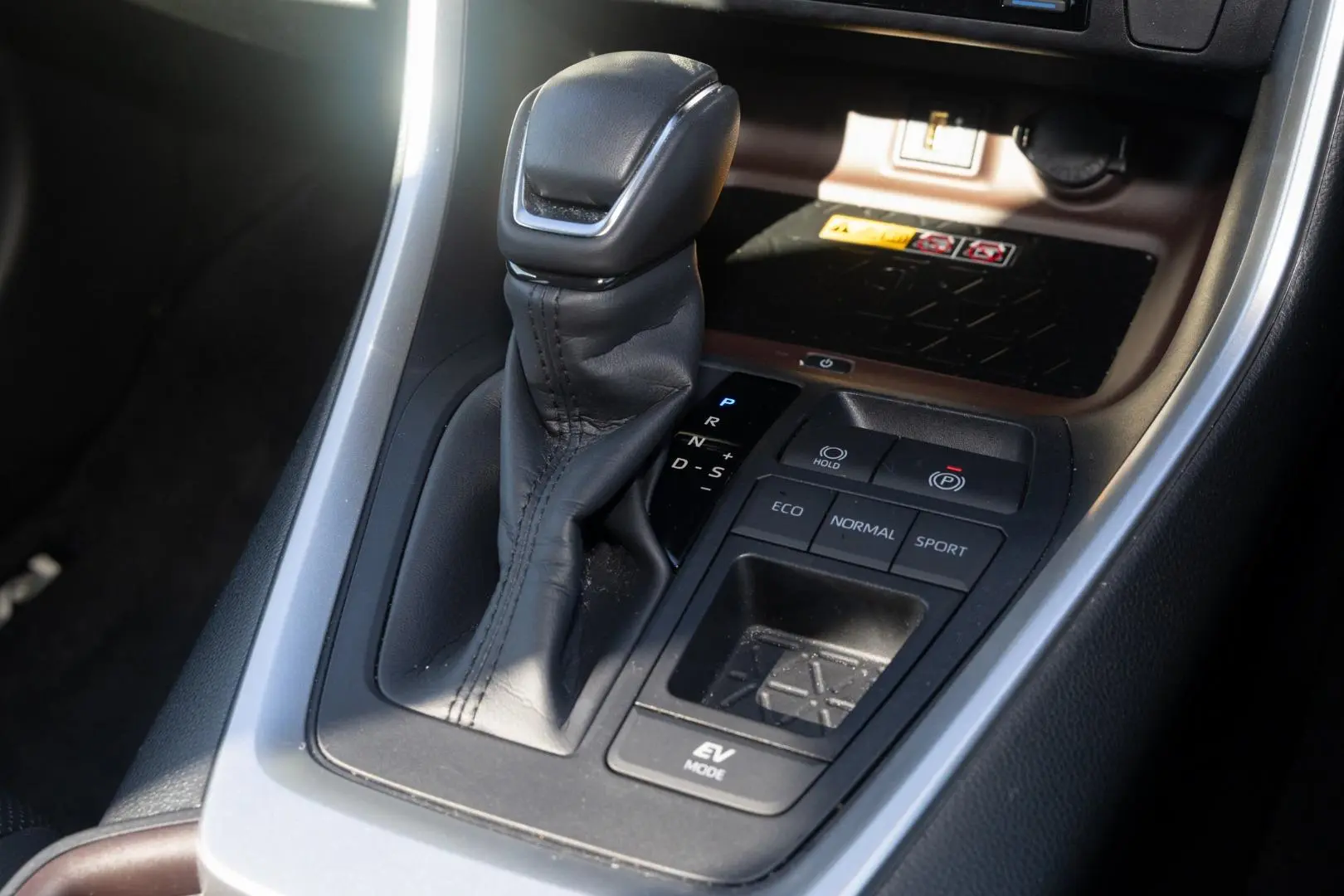 2024 Toyota RAV4 Gallery Image 17