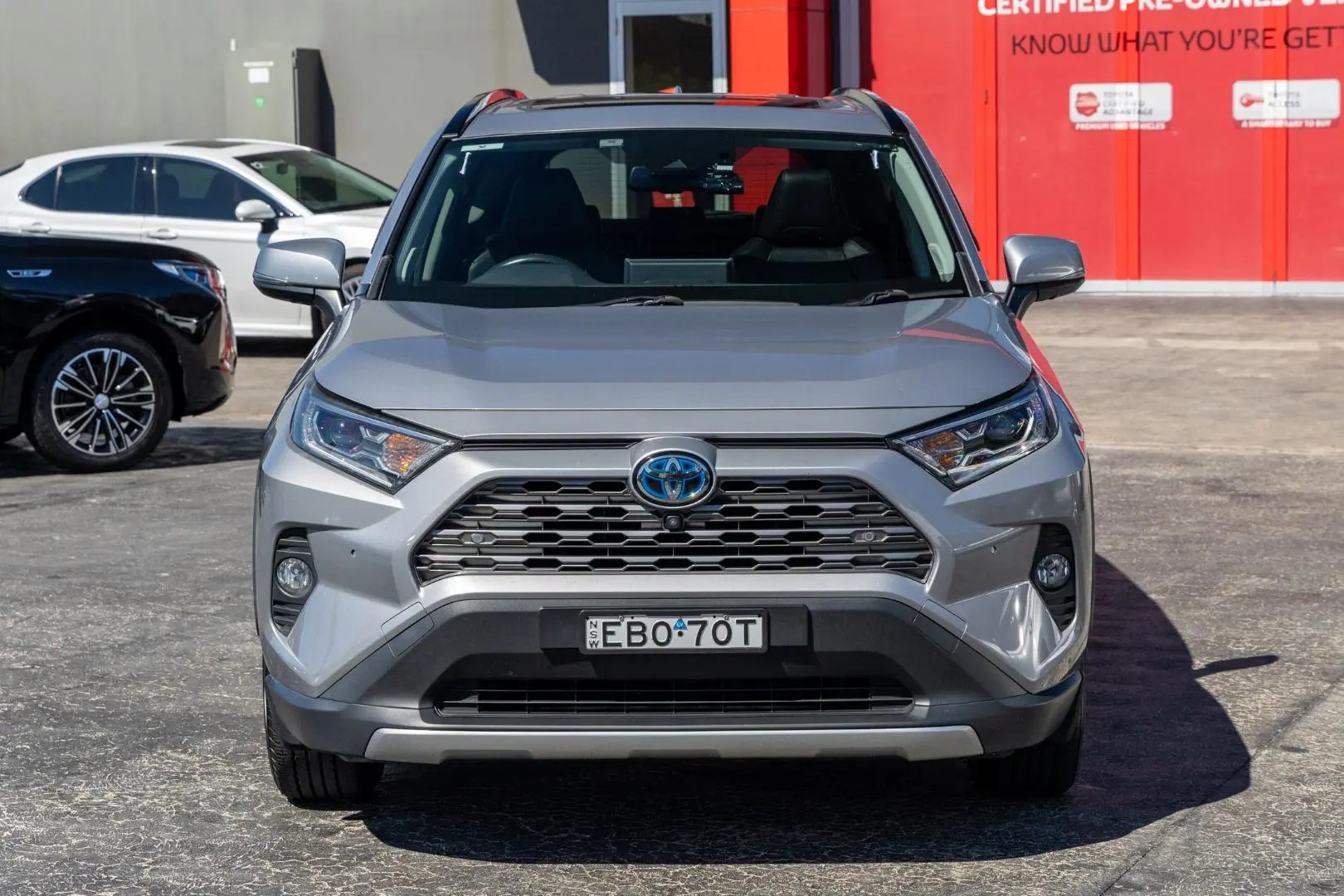 2019 Toyota RAV4 Gallery Image 4