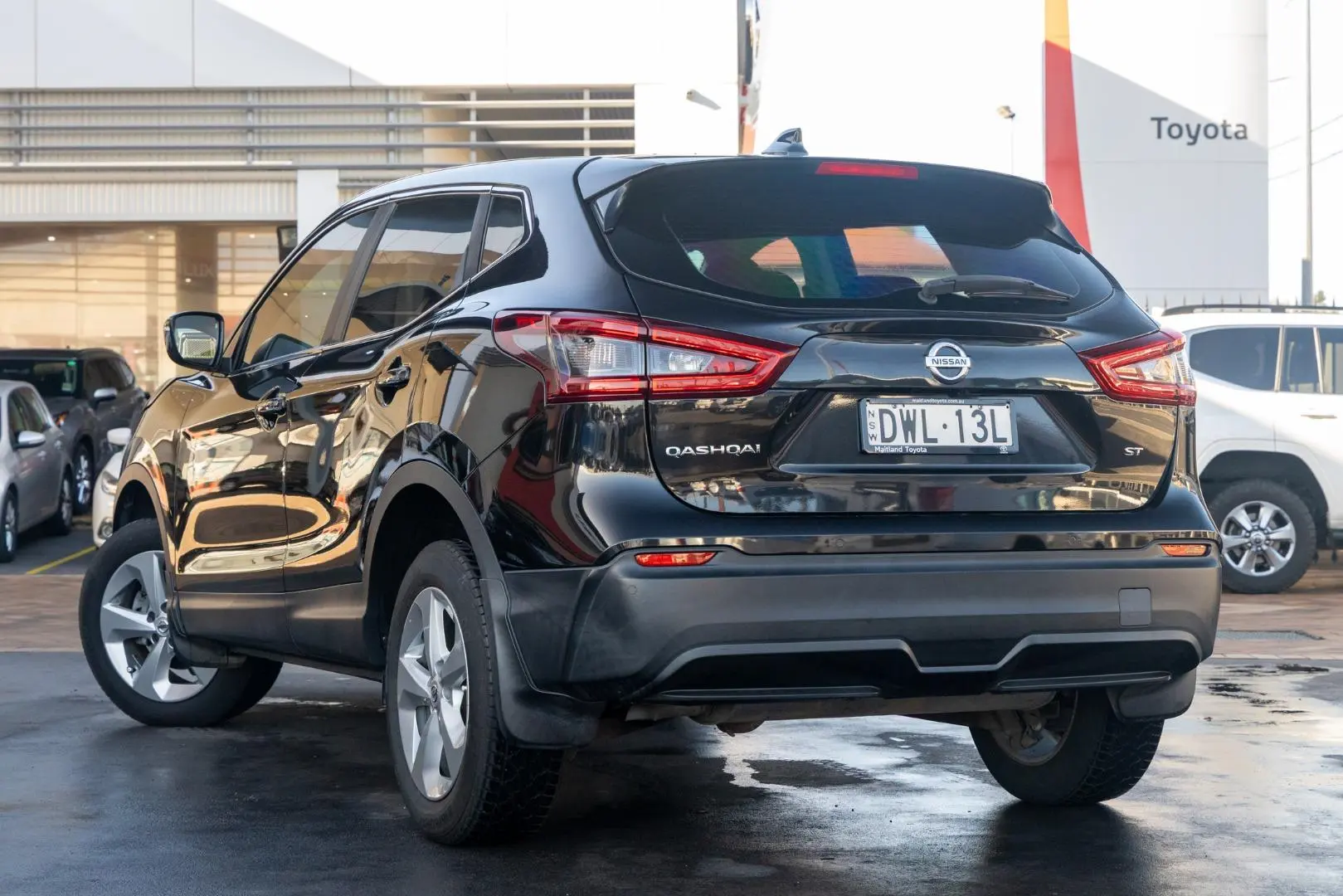 2017 Nissan QASHQAI Gallery Image 2