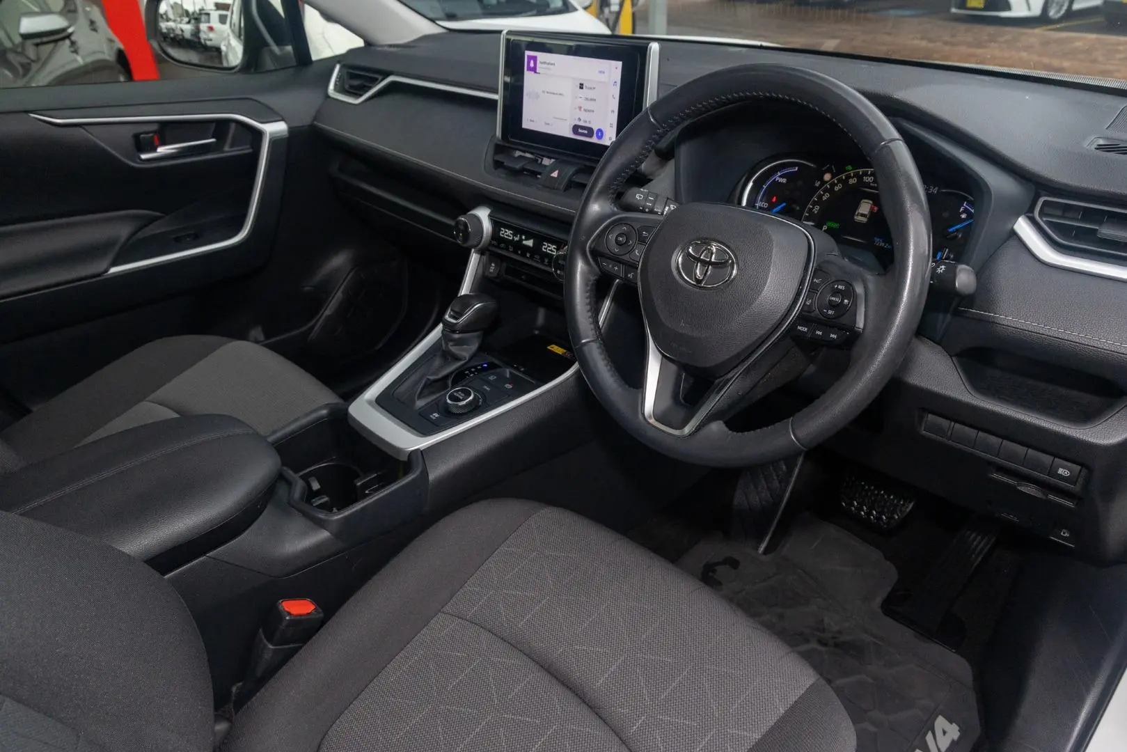 2024 Toyota RAV4 Gallery Image 7