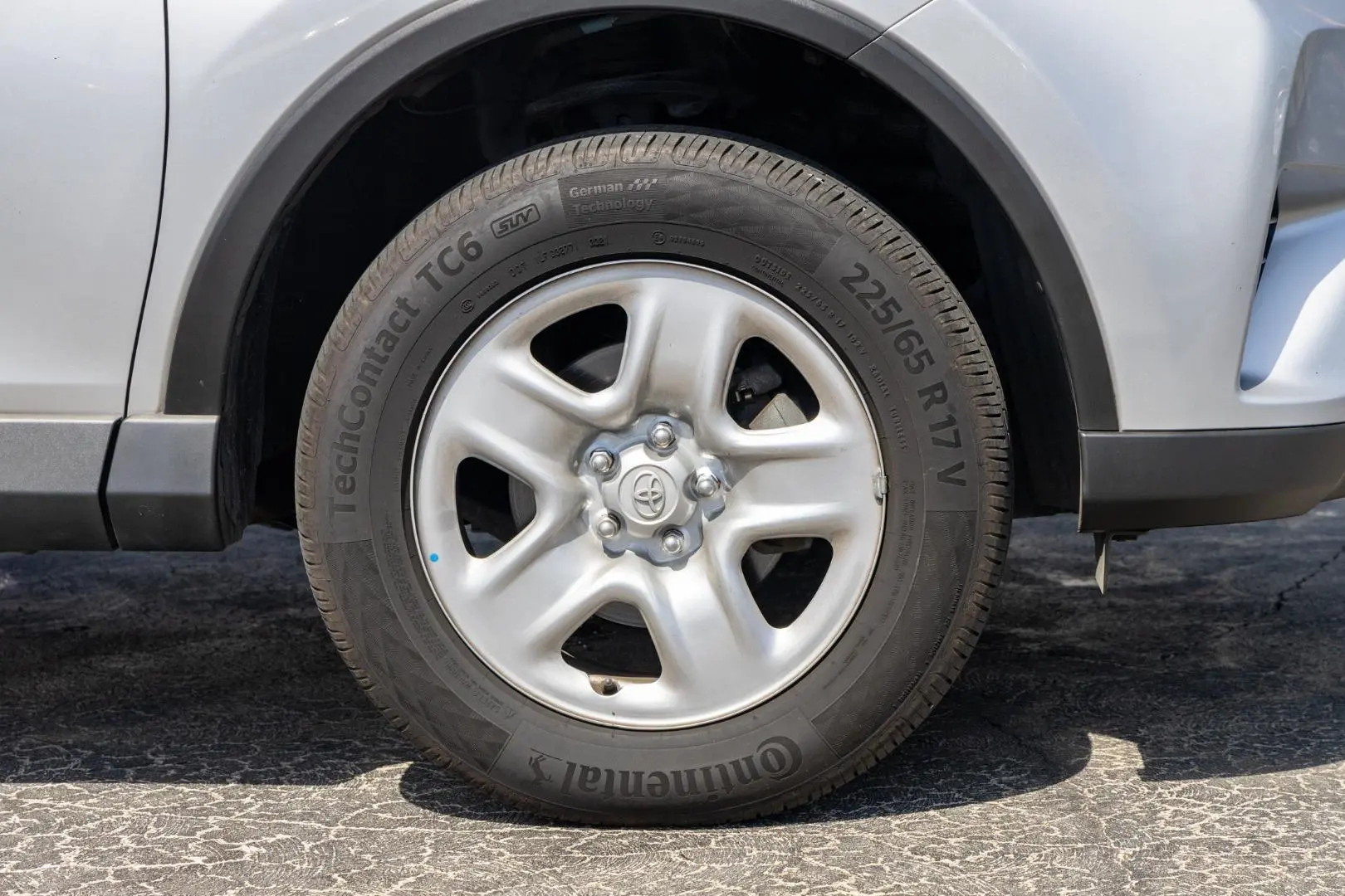 2016 Toyota RAV4 Gallery Image 22