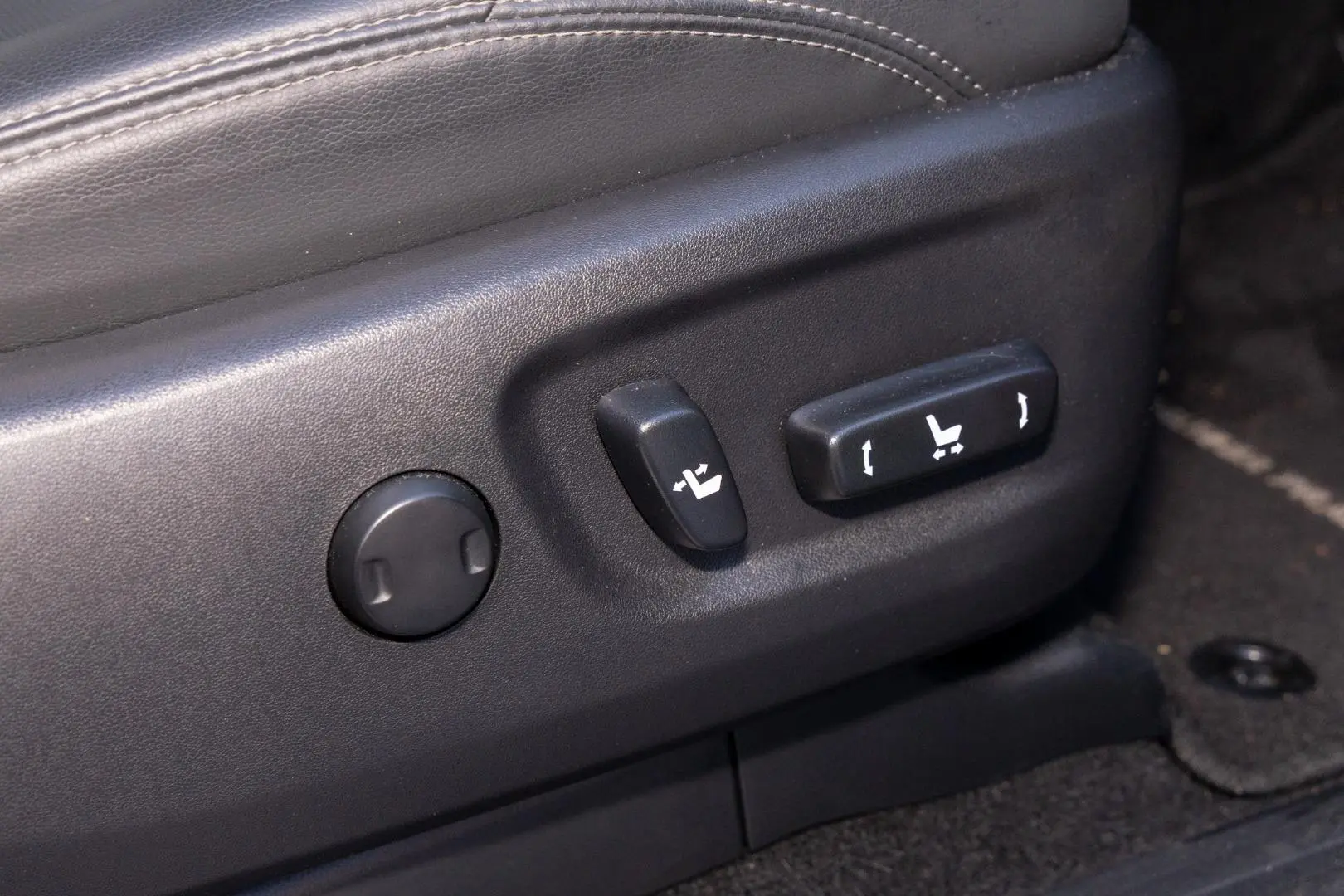 2023 Toyota Landcruiser Prado Gallery Image 19