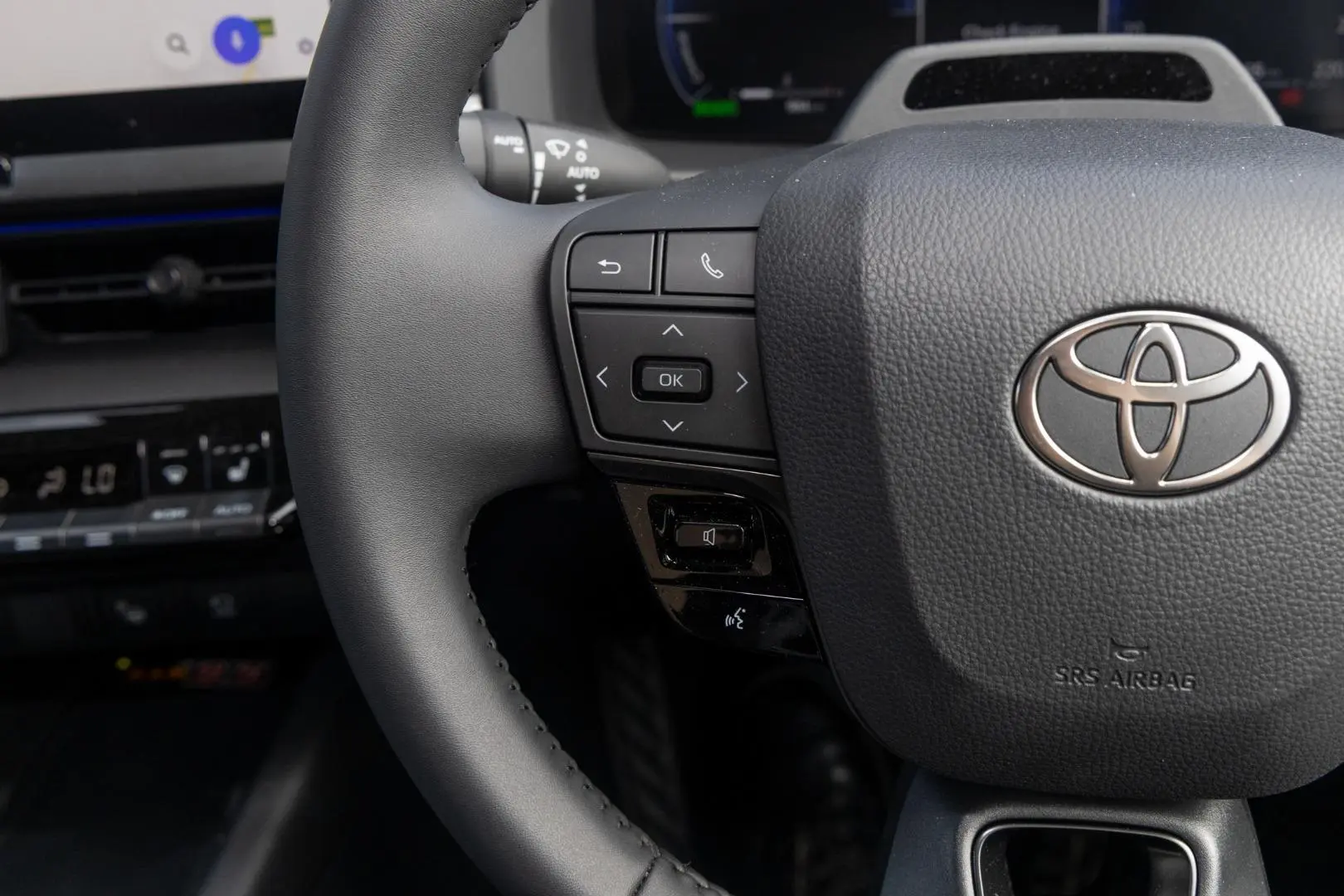 2025 Toyota C-HR Gallery Image 11