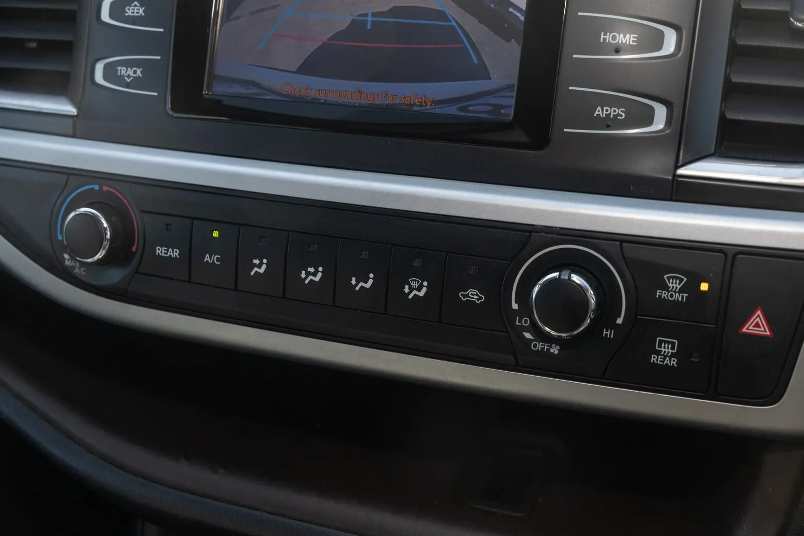 2015 Toyota Kluger Gallery Image 16