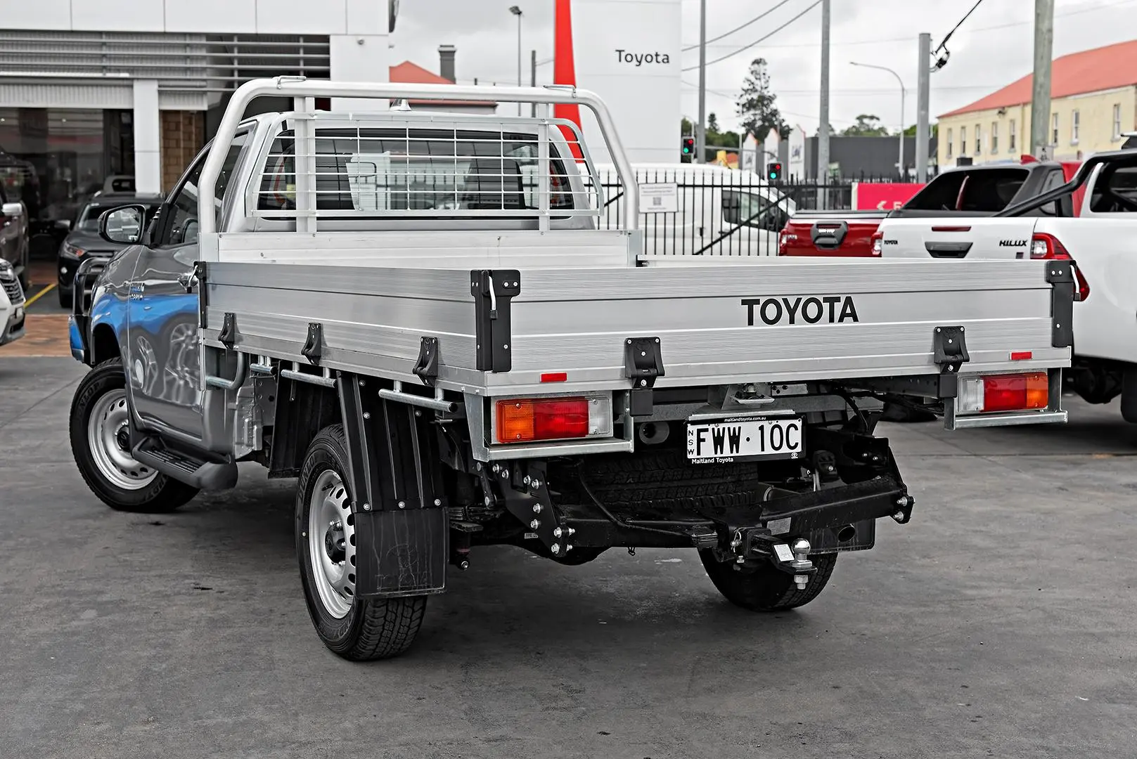 2025 Toyota Hilux Gallery Image 2
